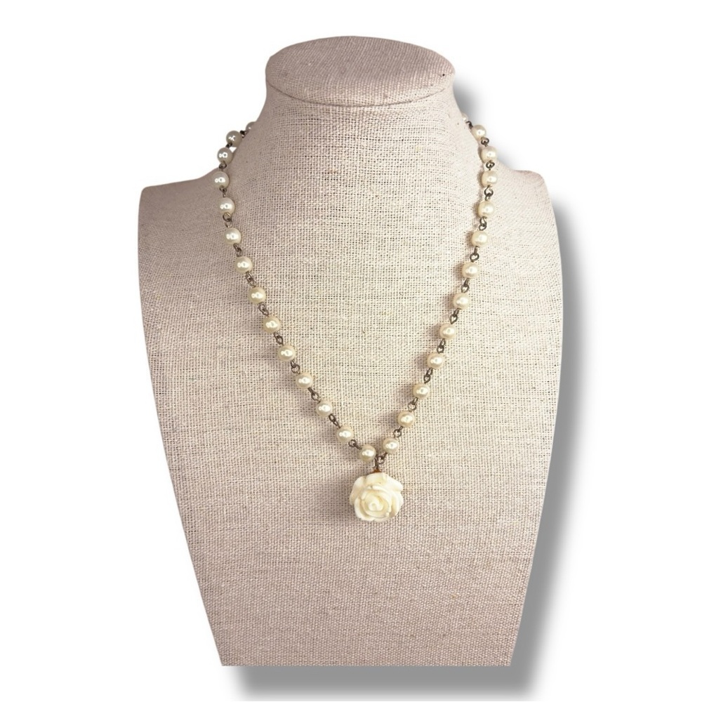 Vintage Rose Faux Pearl Bronze Necklace Y2K Era Icing Brand Retro Pinup Wedding